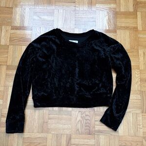 Hollister velvet crop top, medium